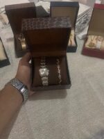 Coffret Montre Femme Dorée Luxe avec Bracelet Élégant – Cadeau Femme Chic – Image 2